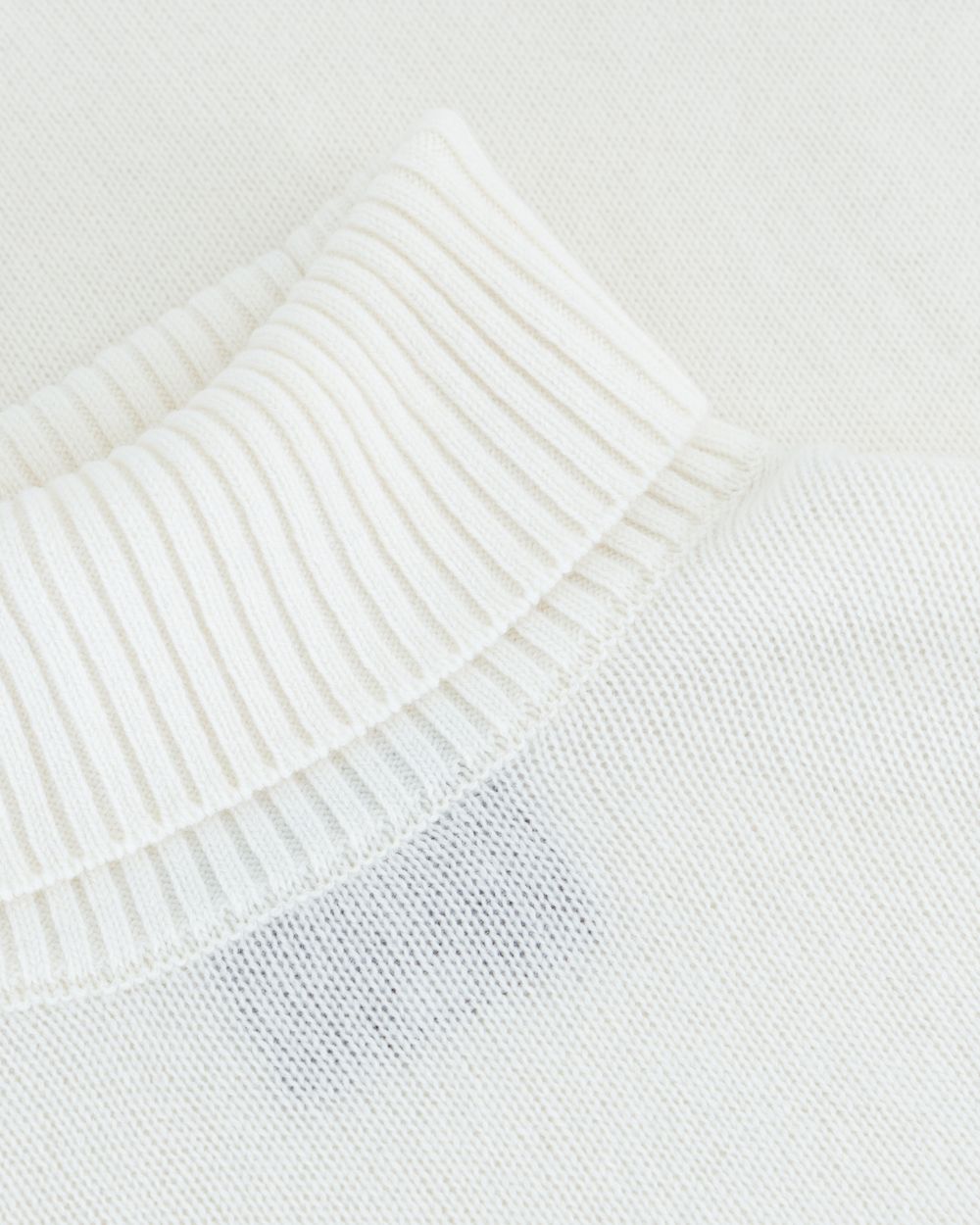 Rib turtle neck merino wool sweater cream white