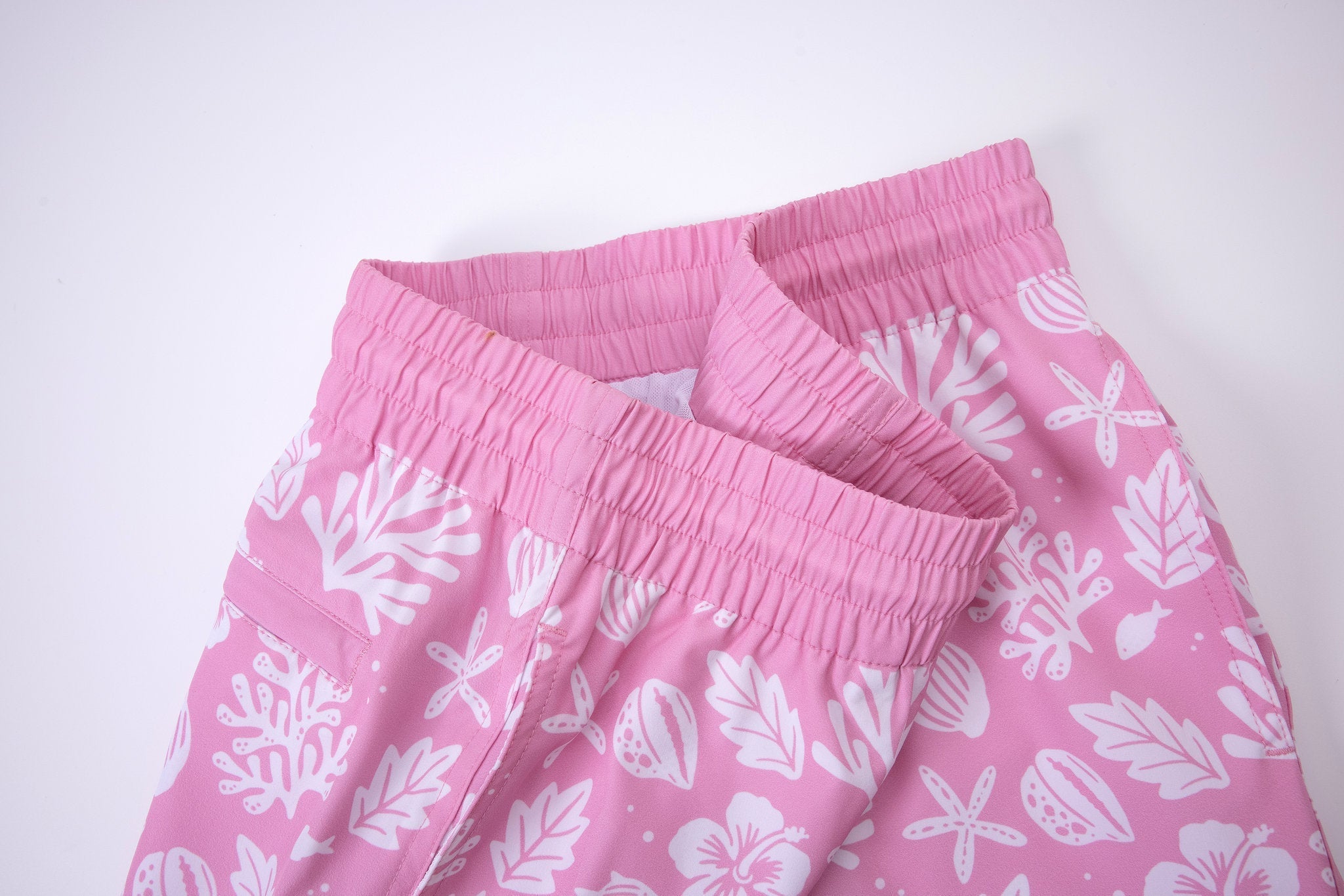 Sea Leaves Swim Short -Pink × Linen Long Sleeves-Lemon-Yellow — Combo Look