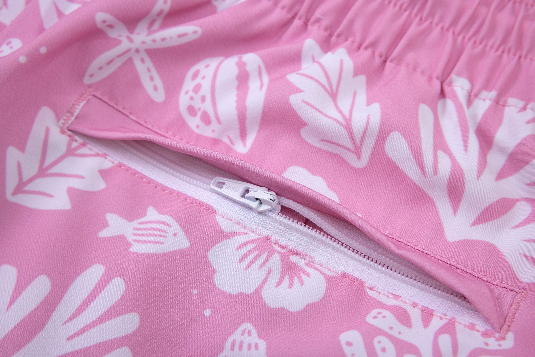 Sea Leaves Swim Short -Pink × Linen Long Sleeves-Lemon-Yellow — Combo Look