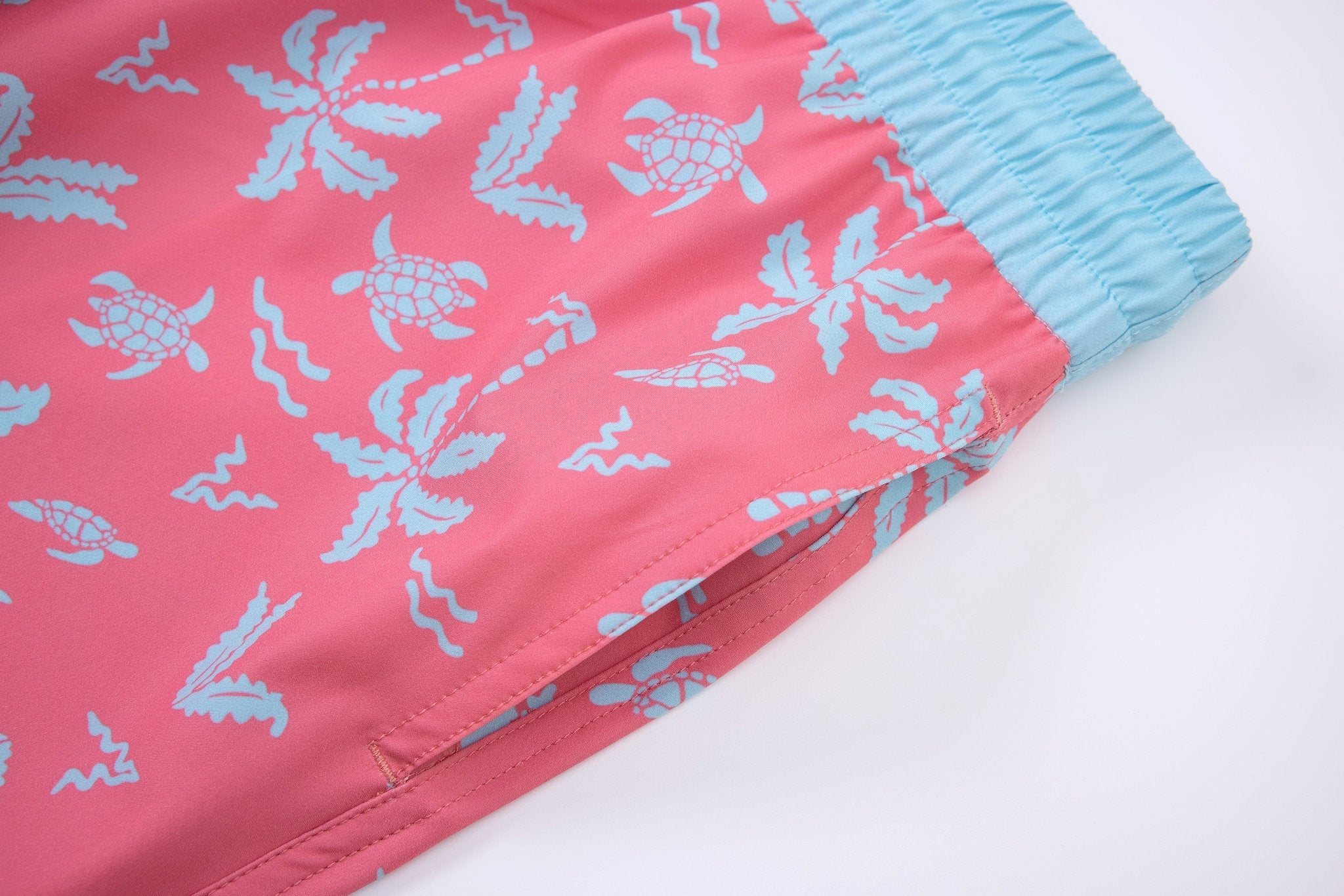 Aqua Palms Swim Shorts -Blue/Pink × Towel Polo-White — Combo Look