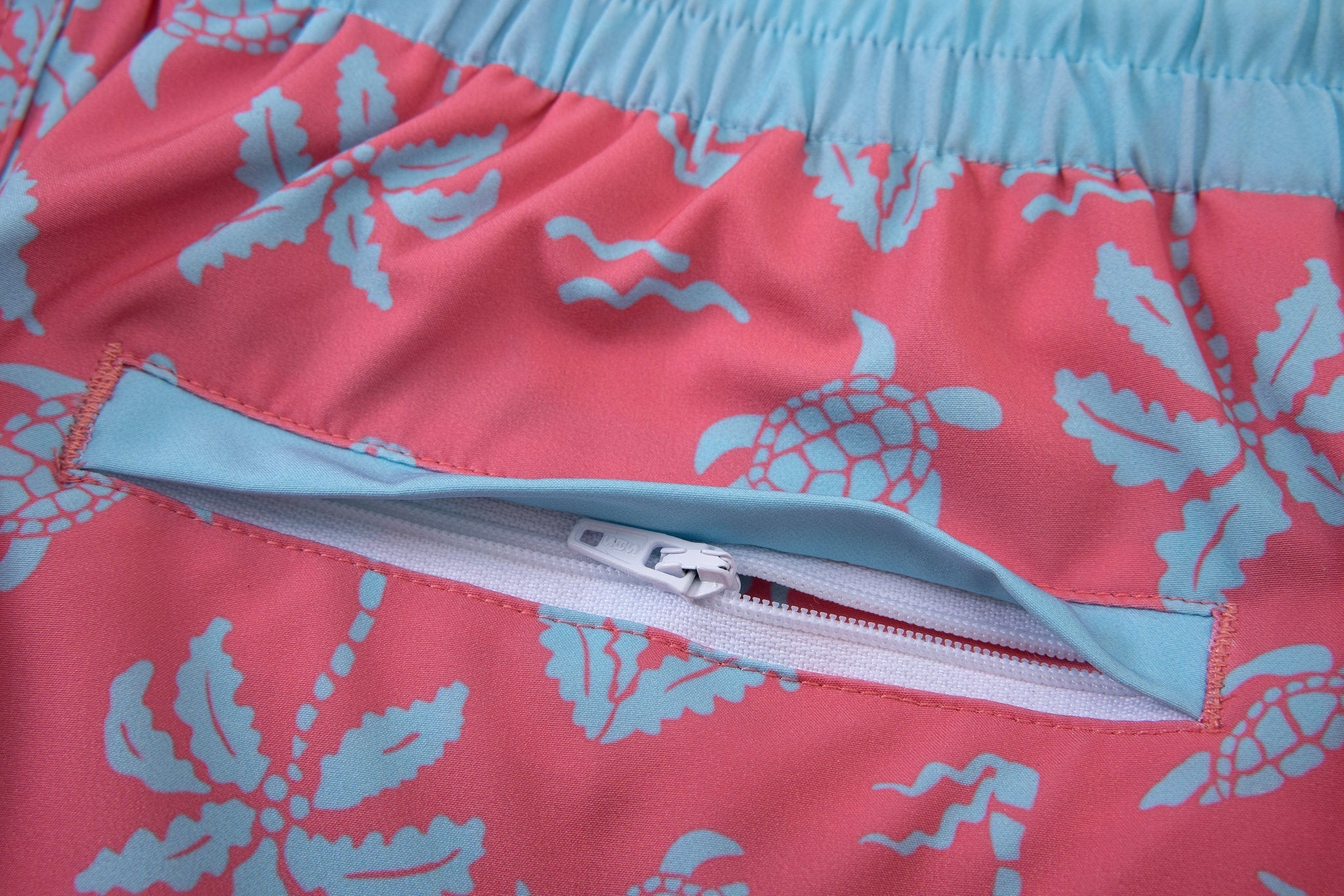 Aqua Palms Swim Shorts -Blue/Pink × Towel Polo-White — Combo Look