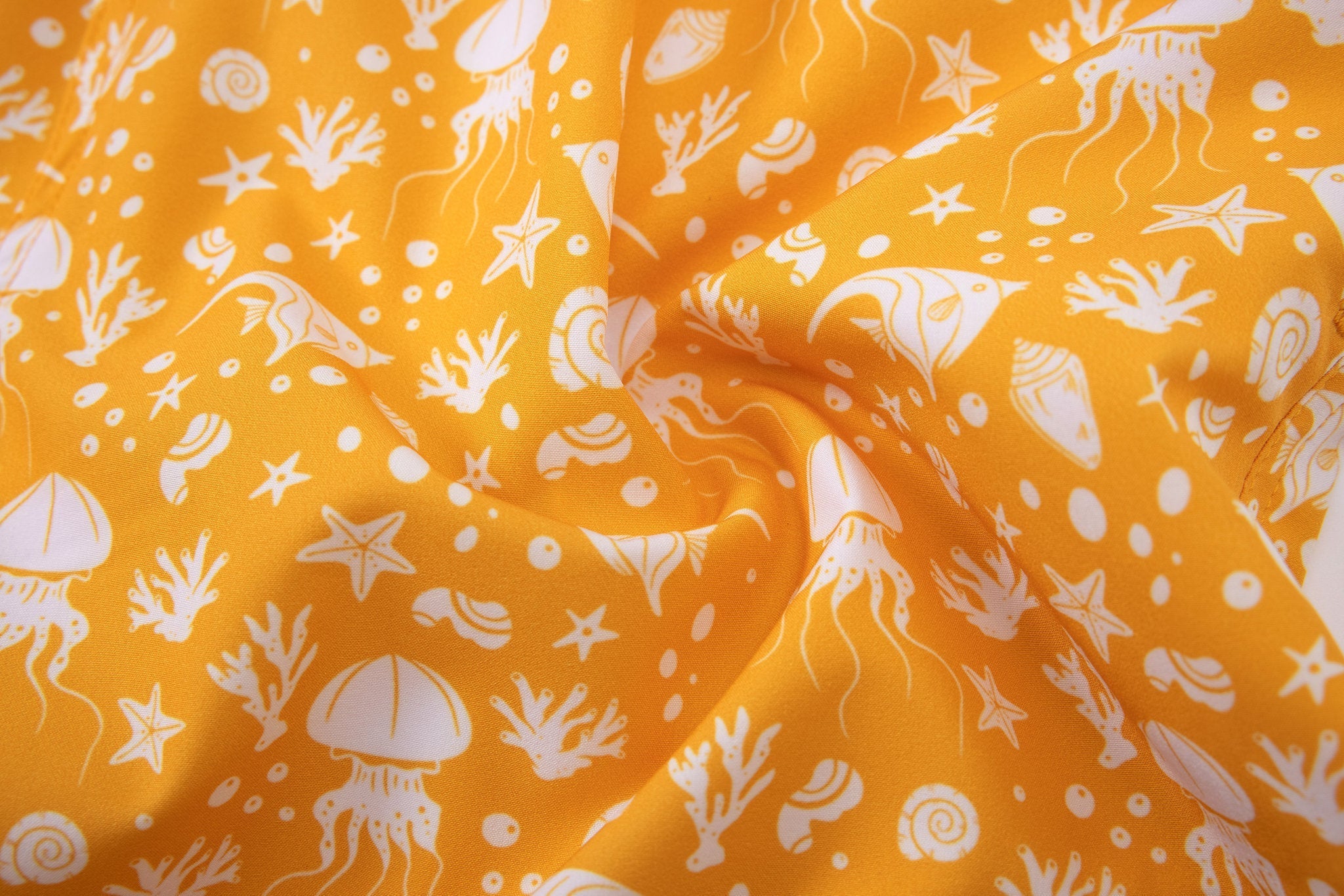Creature Swim Shorts -Yellow × Linen Long Sleeves-Pink — Combo Look