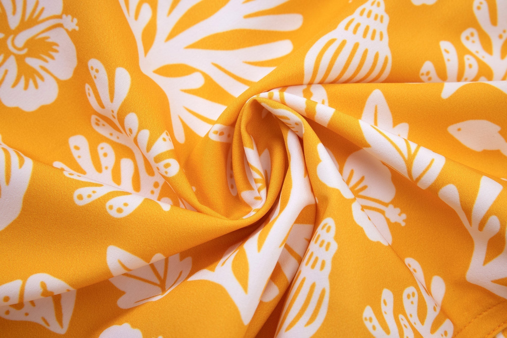 Sea Leaves Swim Short -Yellow × Linen Long Sleeves-Lemon-Yellow — Combo Look