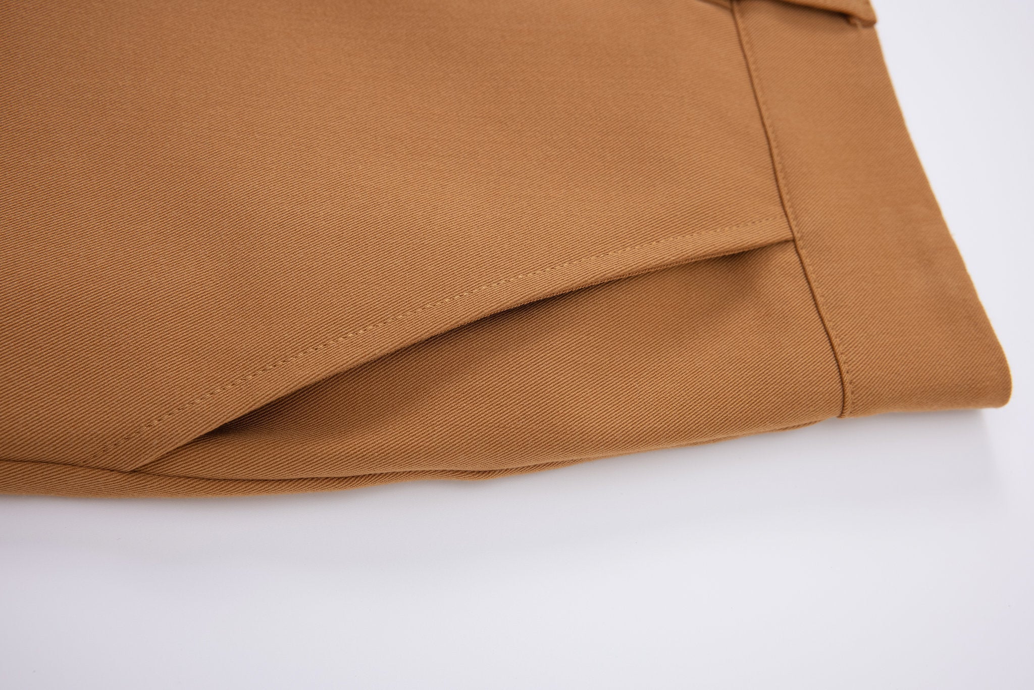 Tailored  trousers -Brown × polo shirt -Ivory — Combo Look