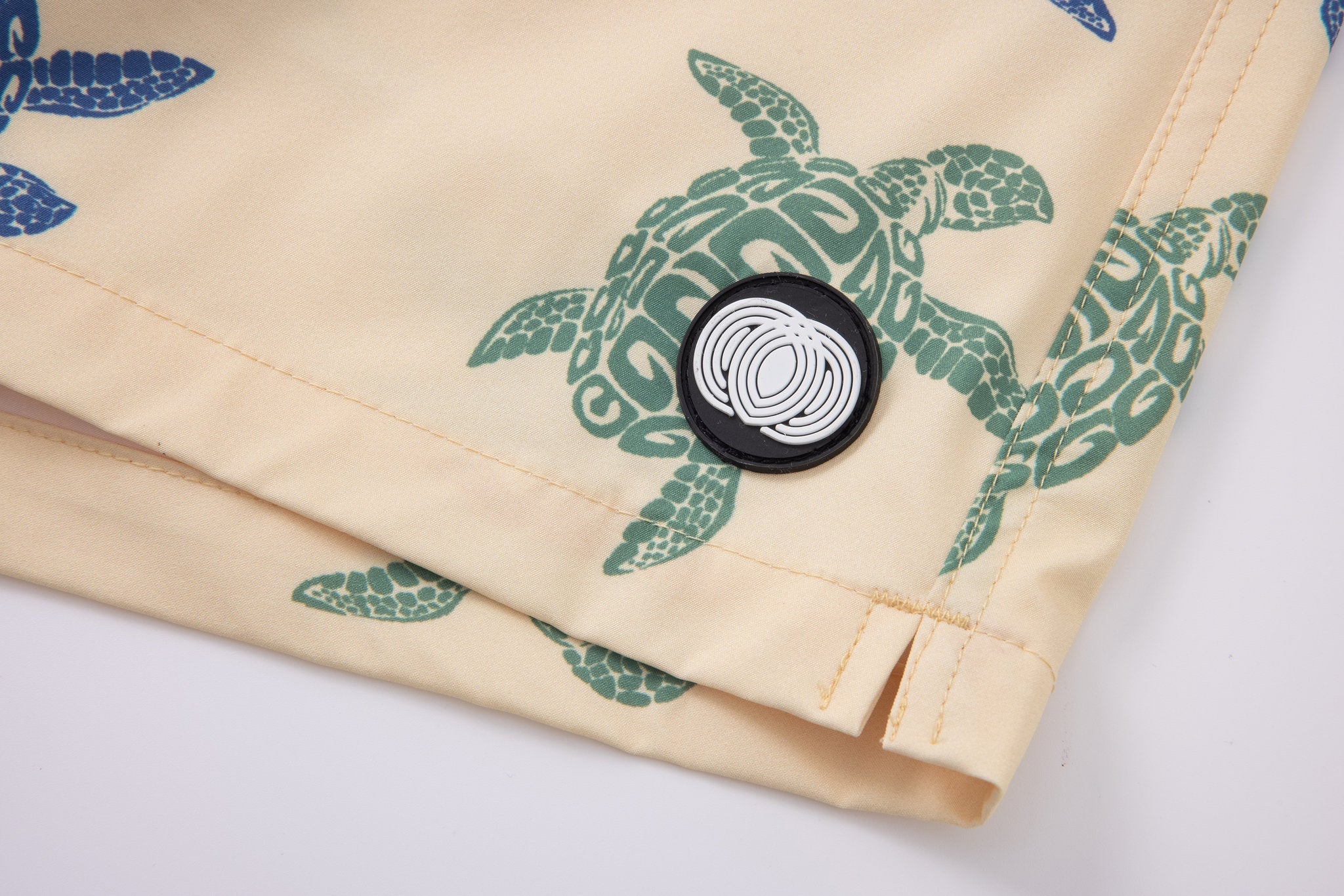 Swimming shorts-Sand-Turtle-Beige × Towel Polo-Pink — Combo Look