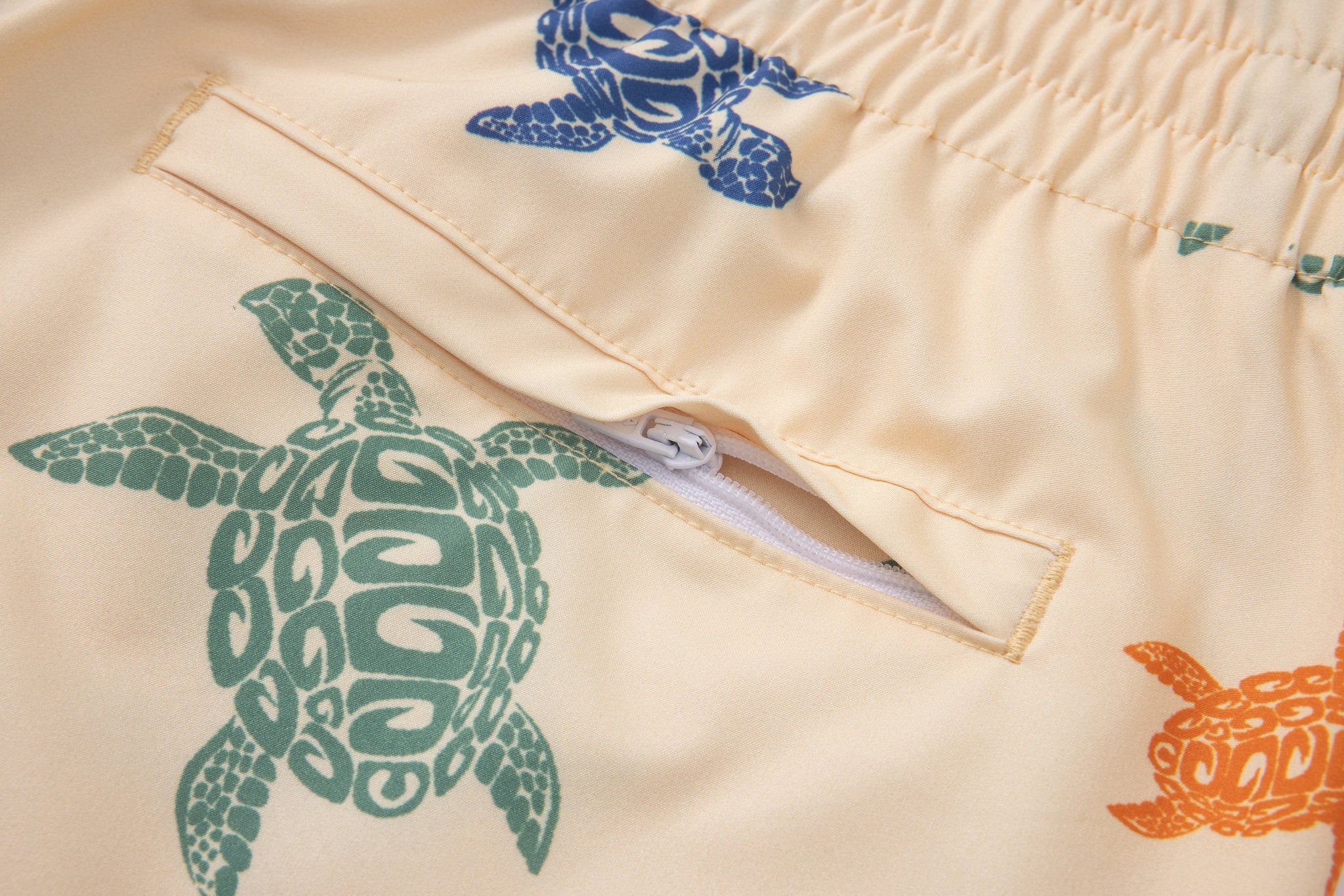 Swimming shorts-Sand-Turtle-Beige × Towel Polo-Pink — Combo Look