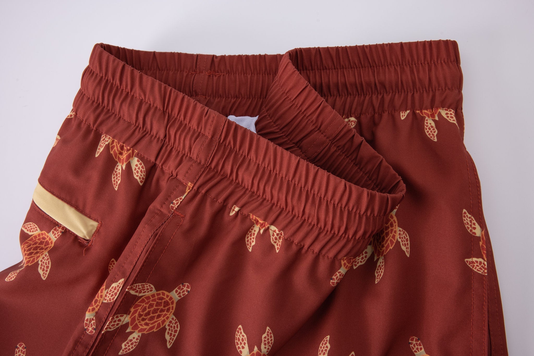 Swimming shorts-Turtle-Tide-Marron × Towel Polo-White — Combo Look