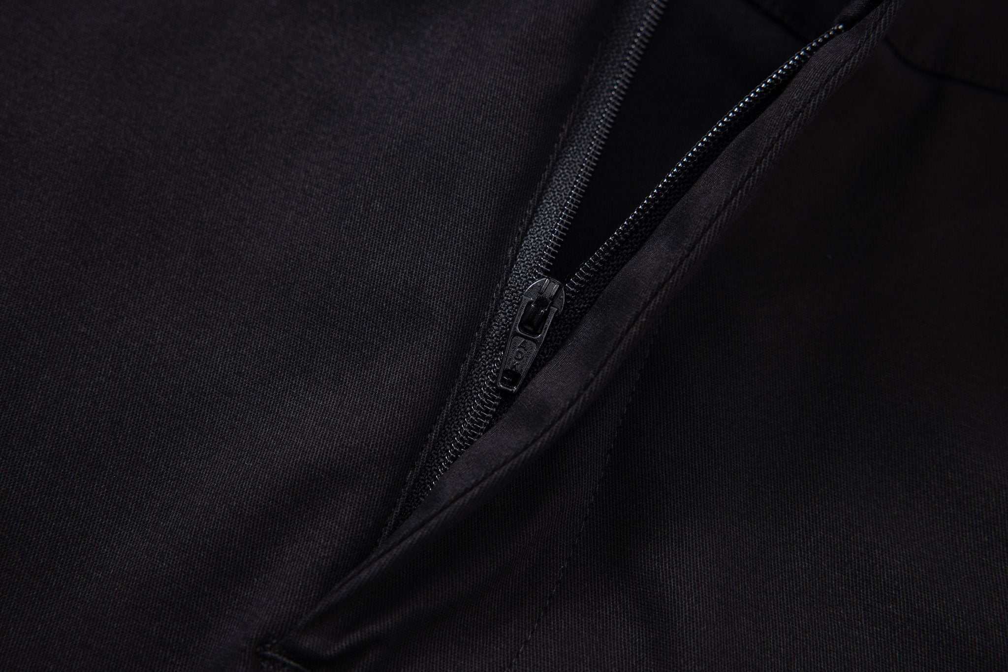 open collar -Ivory × Chino Short-Black — Combo Look