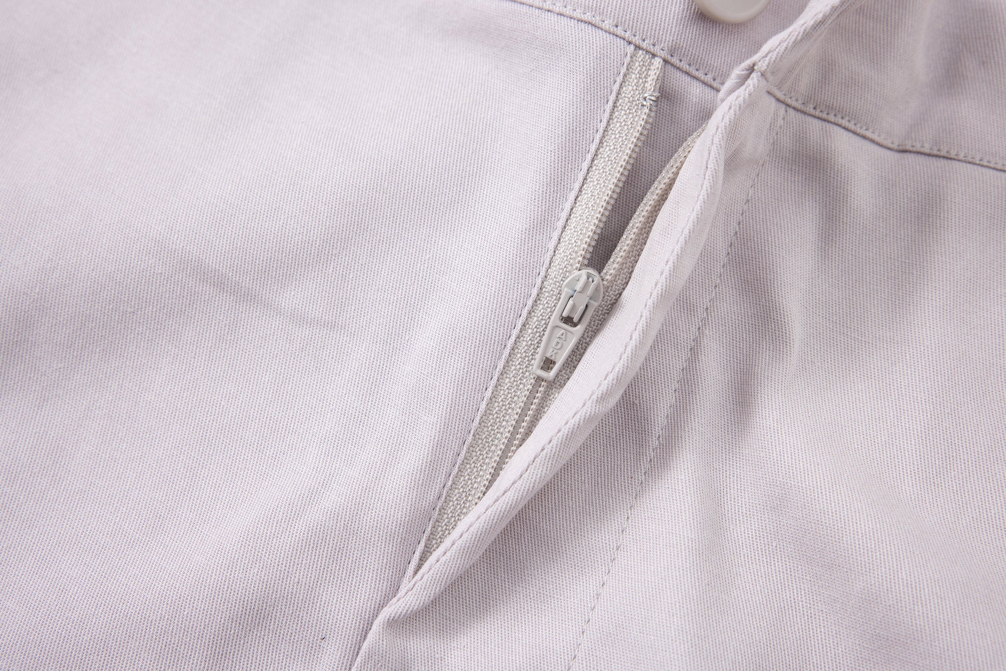 Chino Short-Light-Grey × open collar -Ivory — Combo Look