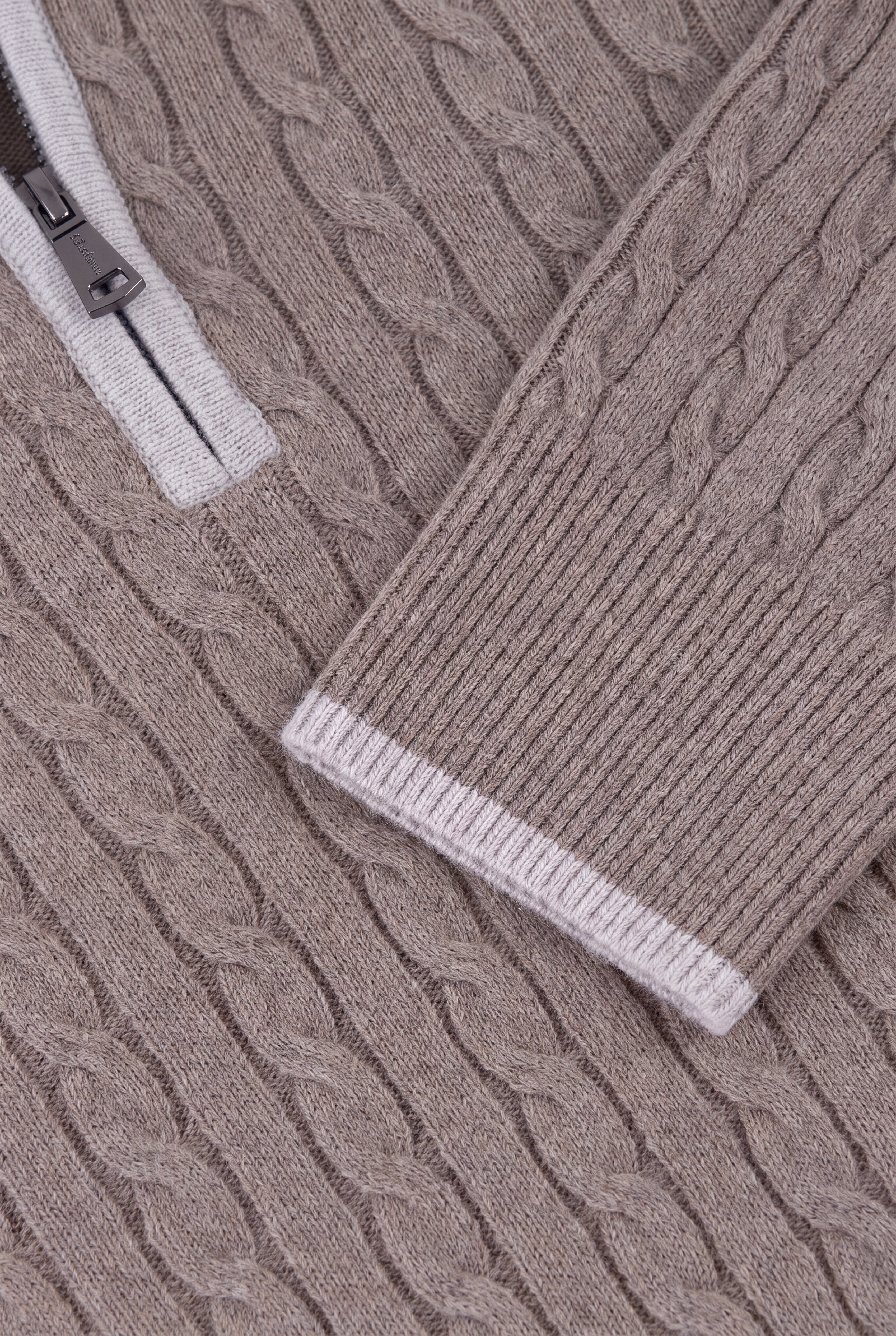 Cashmere  half zip  cable  sweater alaxa
 albatross